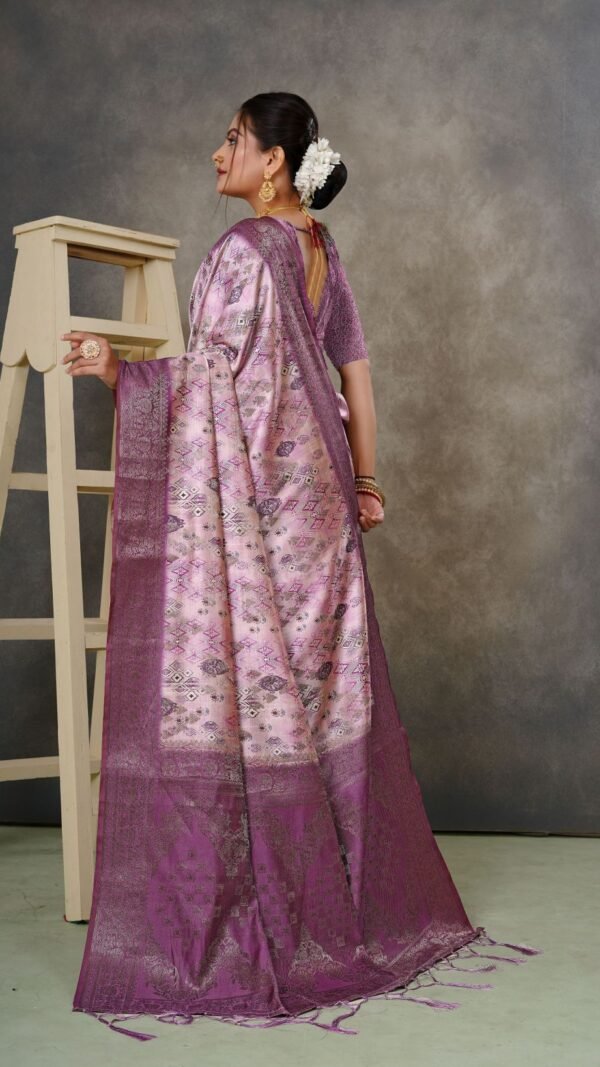 Gleaming Multi-Color Handloom Silk Traditional Saree – 60637-9822-C