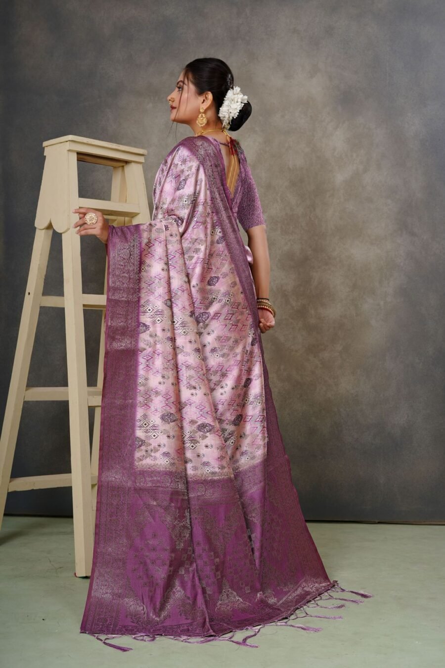 Gleaming Multi-Color Handloom Silk Traditional Saree – 60637-9822-C